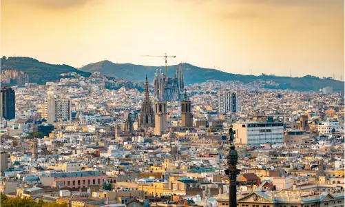 Une vue aérienne de Madrid de jour.